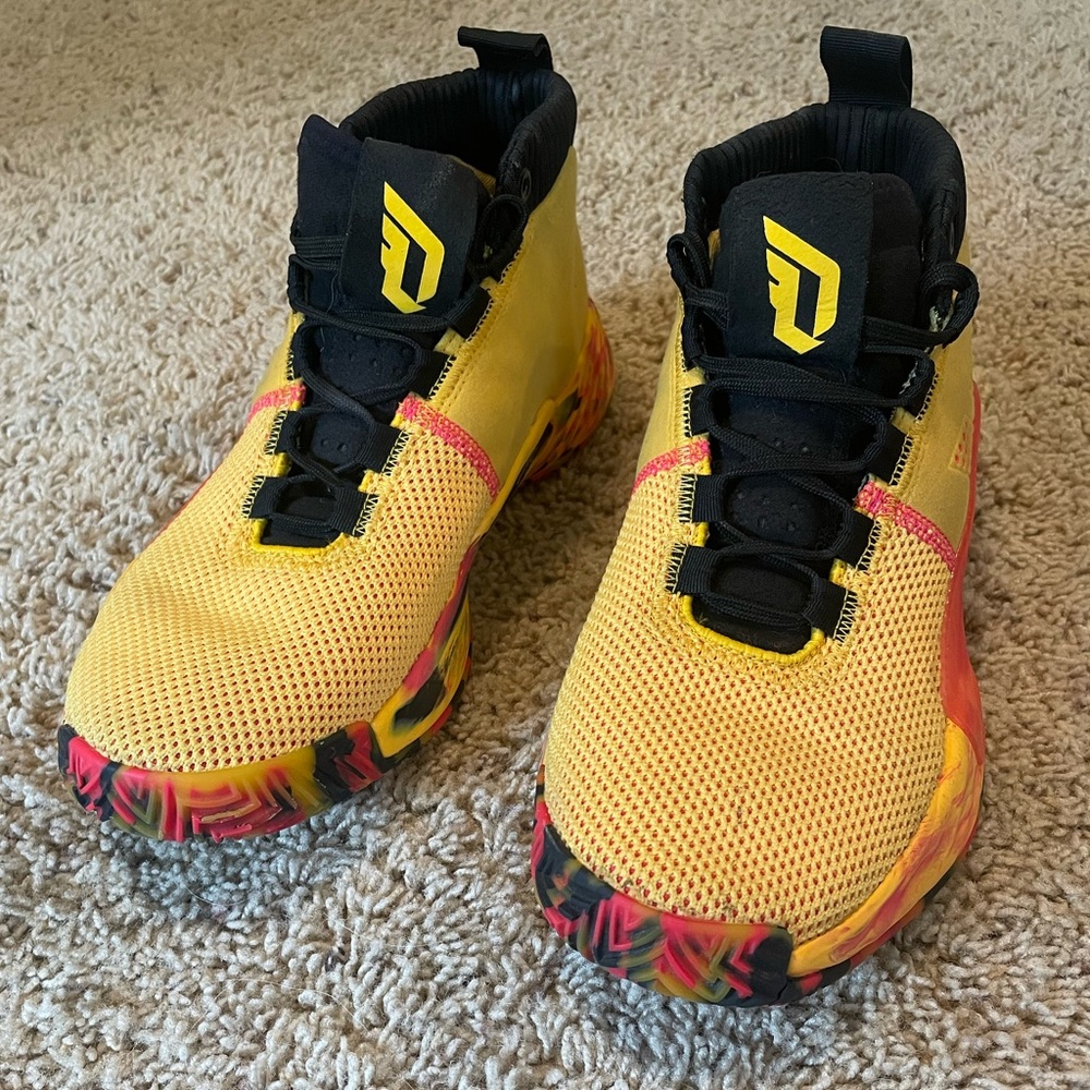 Damian Lillard Dame 5 - Men’s (Adidas)